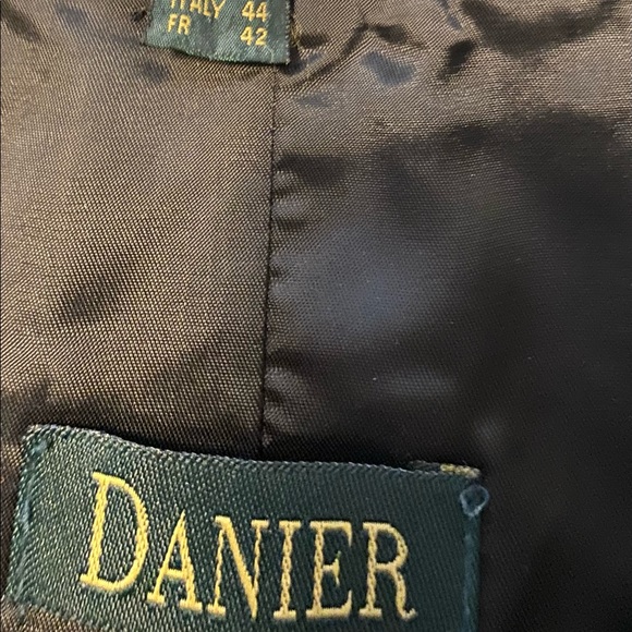 Danier lined black leather skirt - Picture 4 of 5